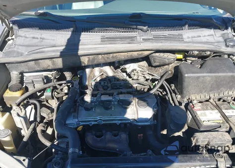 2002 Toyota Sienna Xle z USA, uszkodzony, nr VIN 4T3ZF13C02U453728